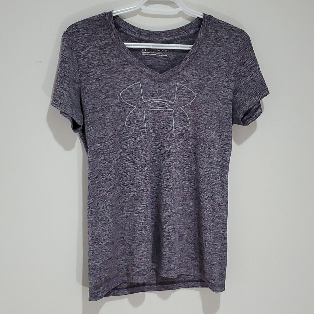 UNDER Armour small purple loose fit heatgear athletic short sleeve shirt